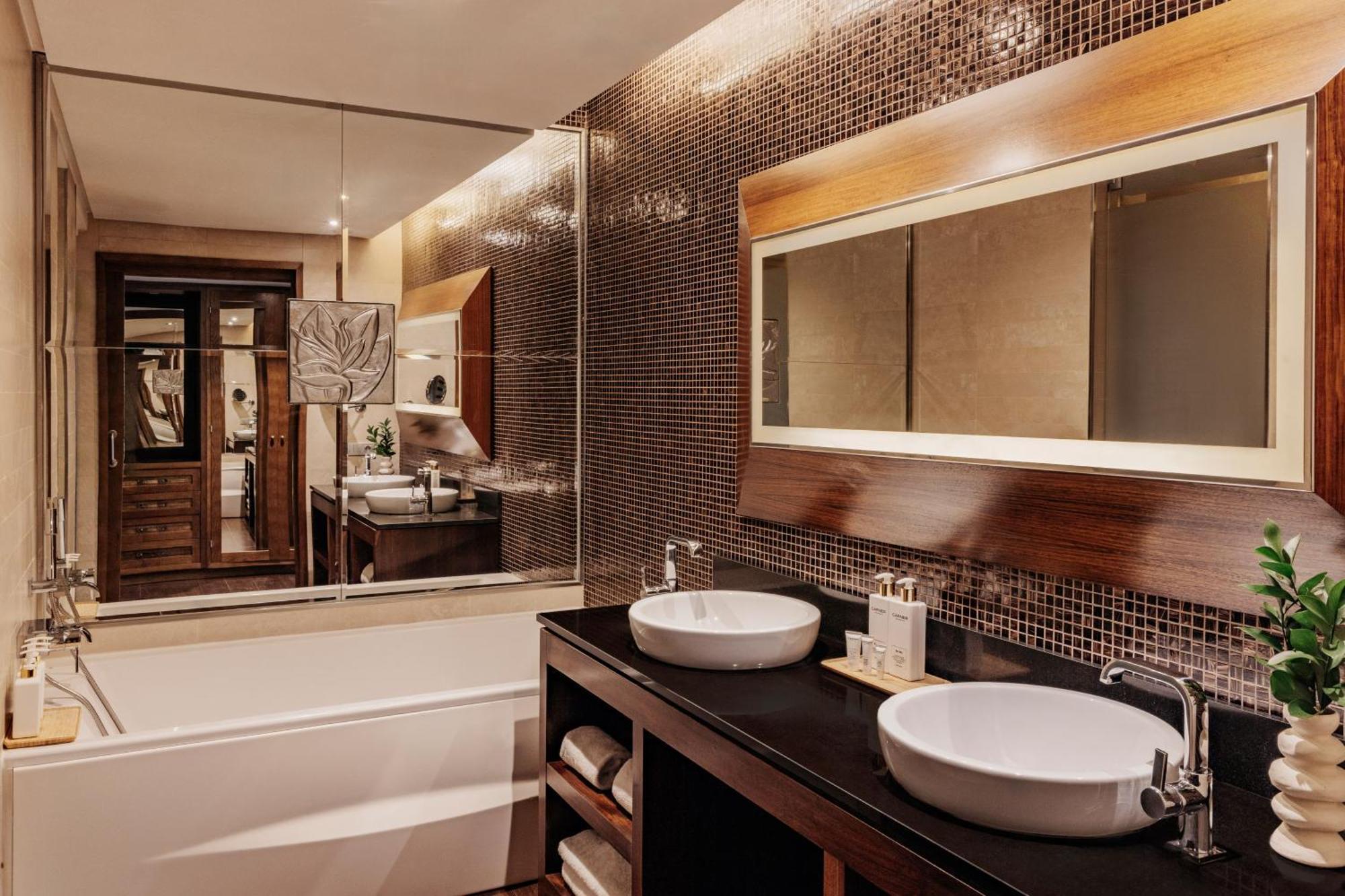 Red Level Junior Suite
